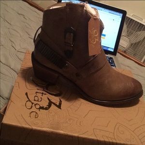 Vintage 93 Bentley Ankle Boot